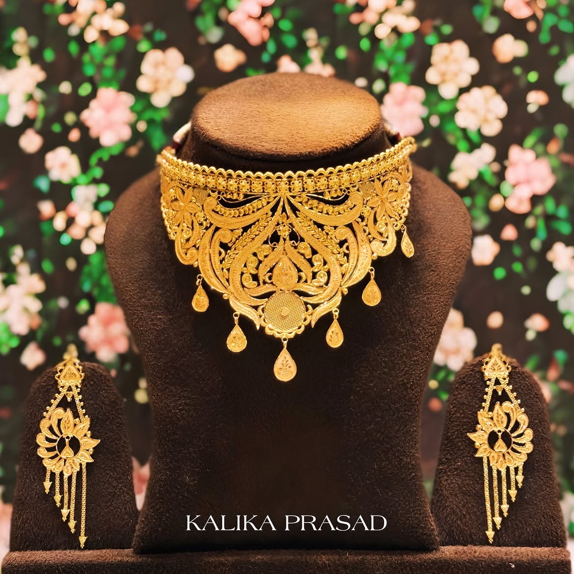 Ornate antique-finish gold choker and earring set from Jeweller Kalika Prasad
