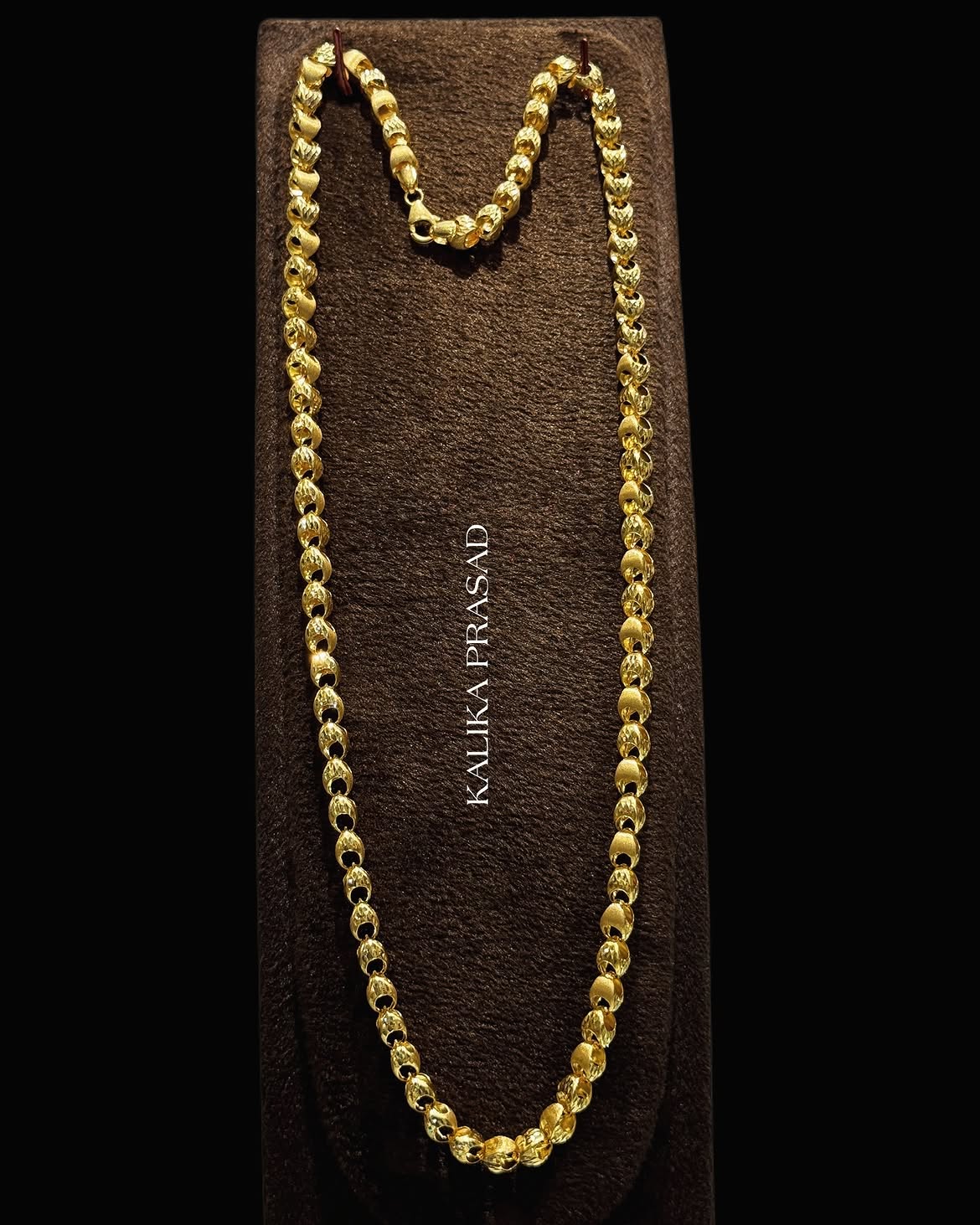22 carat gold chain with fully detailed work
